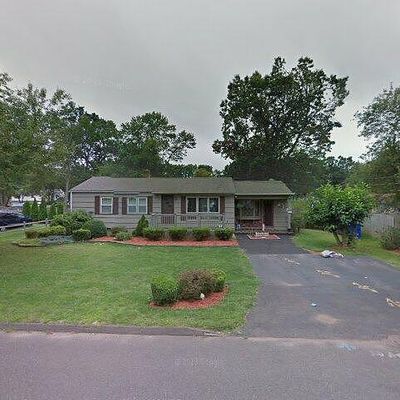 4 Redwood St, Enfield, CT 06082