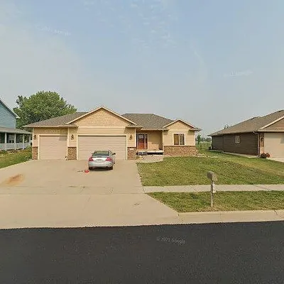 404 S Shebal Ave, Harrisburg, SD 57032