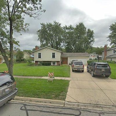 405 70 Th St, Darien, IL 60561