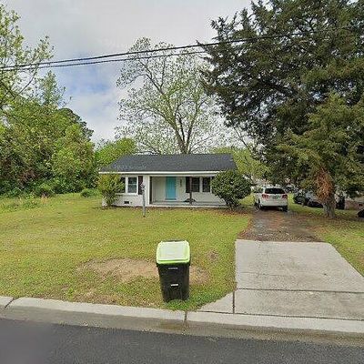 408 Douglas Ave, Roseboro, NC 28382