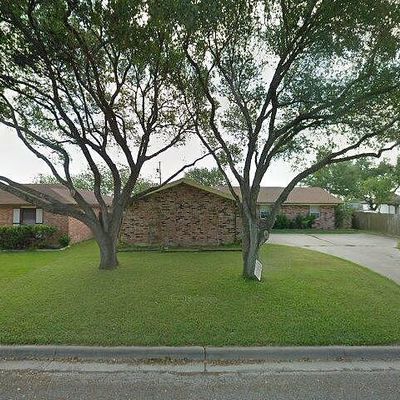 410 Retama Ave, Taft, TX 78390