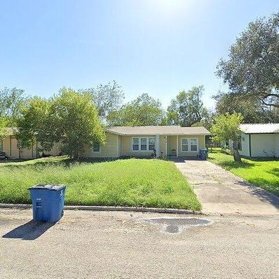 412 Paul Pl, Beeville, TX 78102