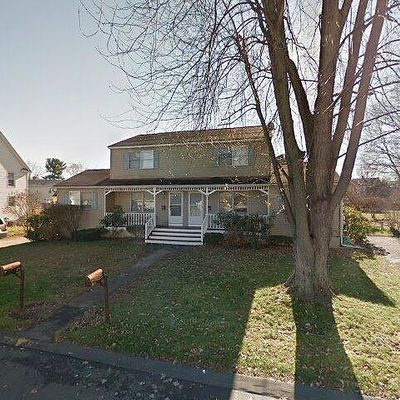 35 Shaw Park Ave, Chicopee, MA 01013