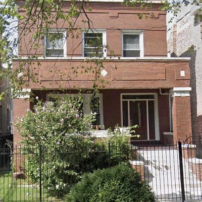 4742 W Gladys Avenue, Chicago, IL 60644