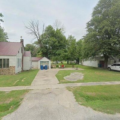 415 Flora Ave, Flora, IL 62839