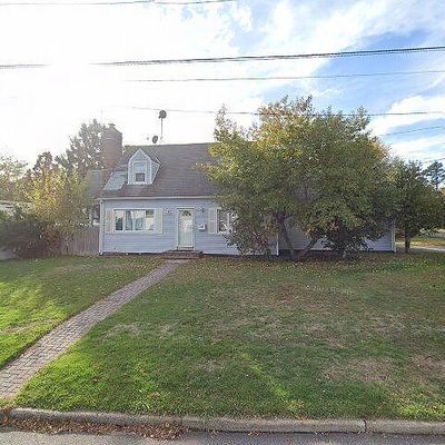 415 King St, Westbury, NY 11590