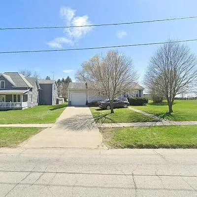 418 W Mission St, Strawberry Point, IA 52076