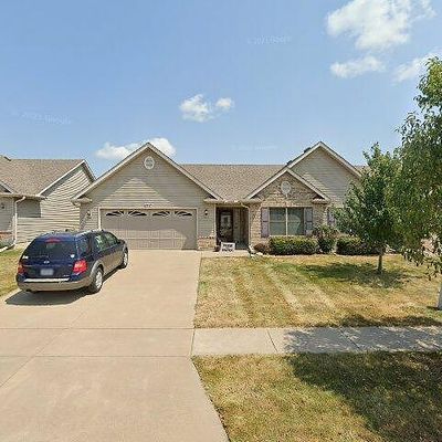 5421 Northwest Cir, Davenport, IA 52806