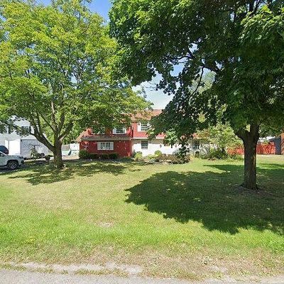 547 Greenfield Rd, Lewiston, NY 14092