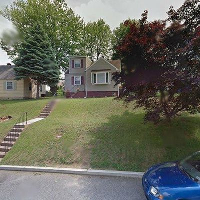 56 Seward Ln, Aston, PA 19014