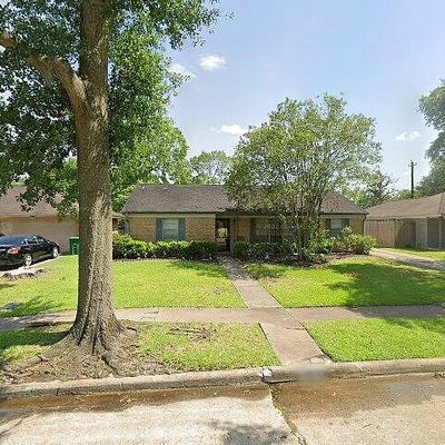 5635 Cartagena St, Houston, TX 77035