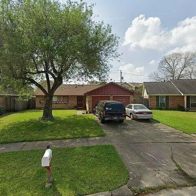 5104 Pinemont Pl, Houston, TX 77092