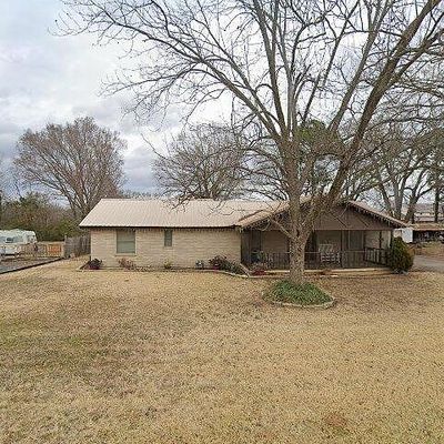 520 Birch St, Maud, TX 75567