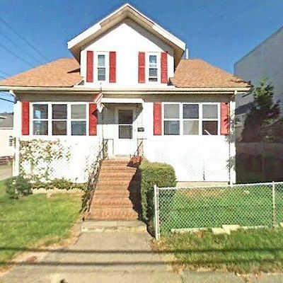 62 Whitehead Ave, Hull, MA 02045