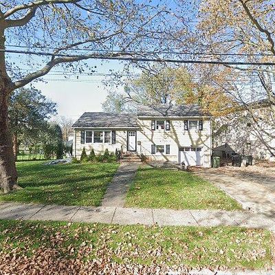 641 Terrace Dr, Paramus, NJ 07652