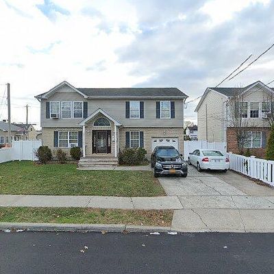 688 New St, Uniondale, NY 11553