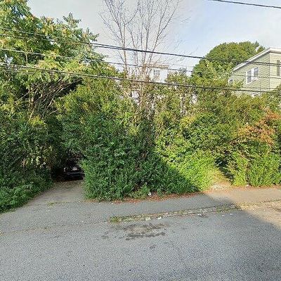 694 Metropolitan Ave, Hyde Park, MA 02136