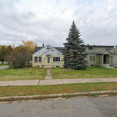 611 Roosevelt Ave, Coleraine, MN 55722