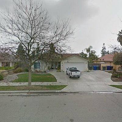 613 Huntington Ct, Lemoore, CA 93245