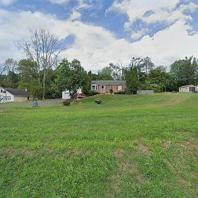 7635 Passer Rd, Coopersburg, PA 18036