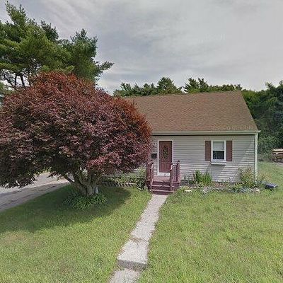 8 Parkside Ave, Acushnet, MA 02743