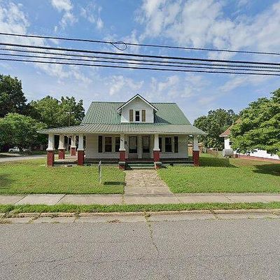 701 Wentworth St, Reidsville, NC 27320