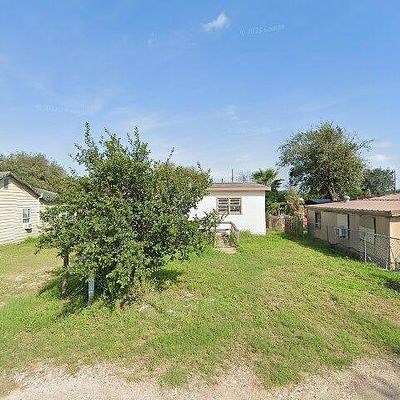 719 Stone St, Mathis, TX 78368