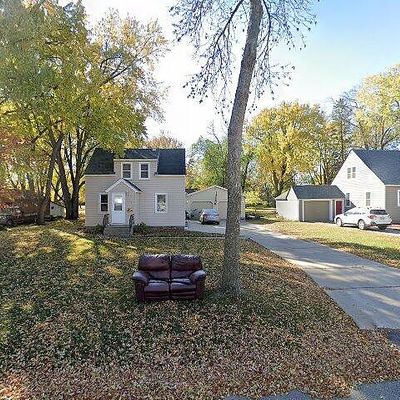 722 E 1 St St, Litchfield, MN 55355