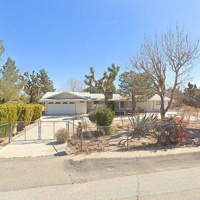 8997 7 Th Ave, Hesperia, CA 92345