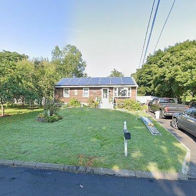 9 Carriage Dr, Clinton, CT 06413