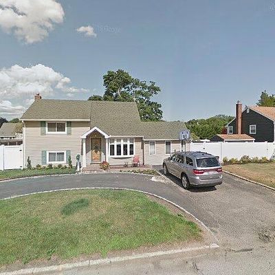 93 Stellenwerf Ave, Islip Terrace, NY 11752