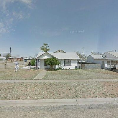 814 16 Th St, Seagraves, TX 79359