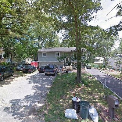 10 Bayoone Ave, Central Islip, NY 11722