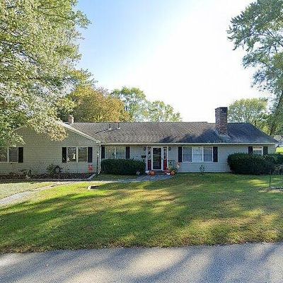 10 Maple Dr, Groton, CT 06340