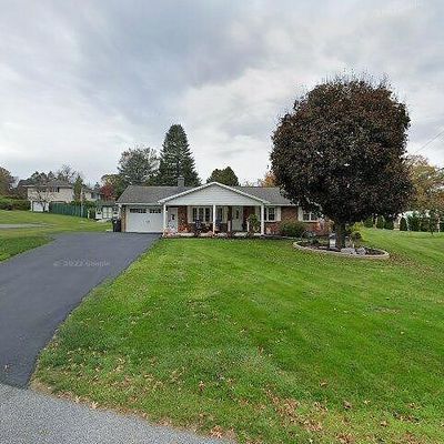 100 Hilltop Rd, Boiling Springs, PA 17007