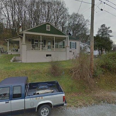 1015 W Chestnut St, La Follette, TN 37766