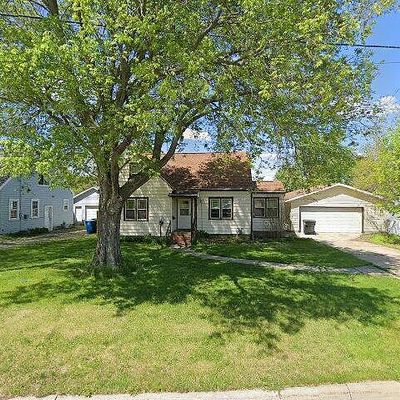 99 Joy Dr, Waterloo, IA 50701