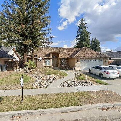 1104 N Palm St, Visalia, CA 93292