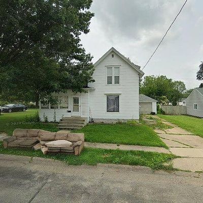 112 N Vermont St, Maquoketa, IA 52060