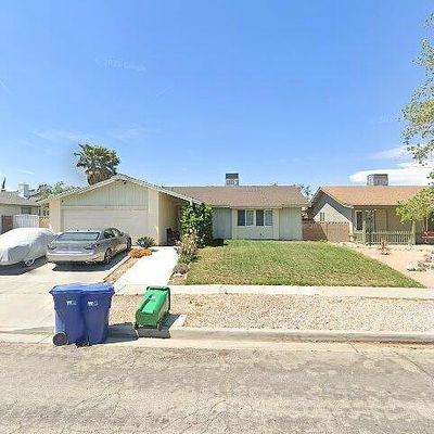 1151 Dianron Rd, Palmdale, CA 93551