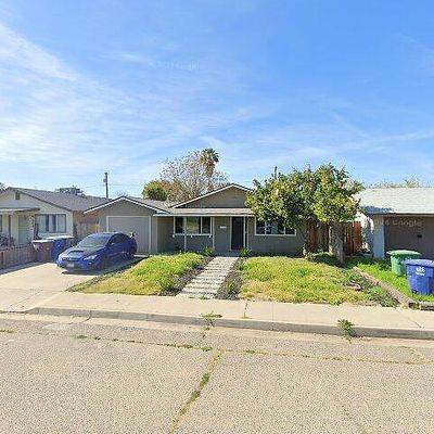 104 Mariposa Ave, Chowchilla, CA 93610