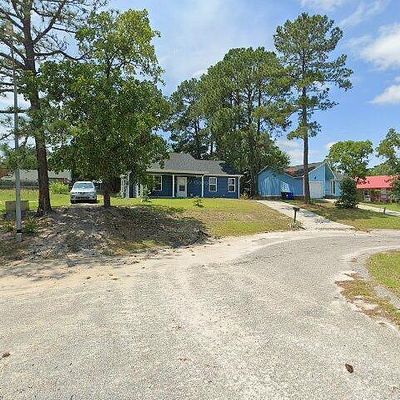 107 Bruce Ln, Spring Lake, NC 28390