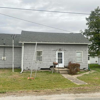 107 W Alabama St, Oblong, IL 62449