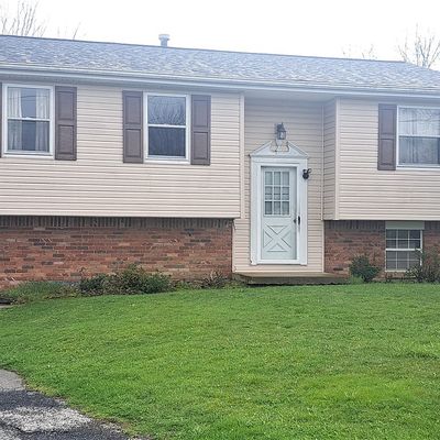 125 Eleanor Dr, Latrobe, PA 15650