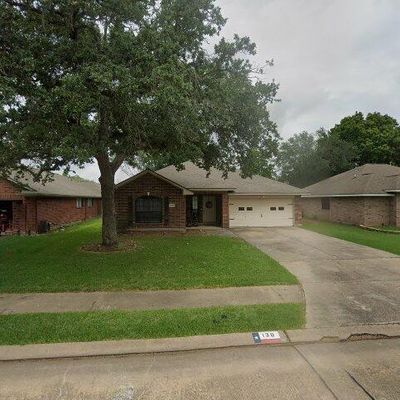 130 Papaya St, Lake Jackson, TX 77566