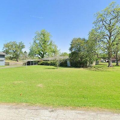 1327 Hodges Ln, Wharton, TX 77488