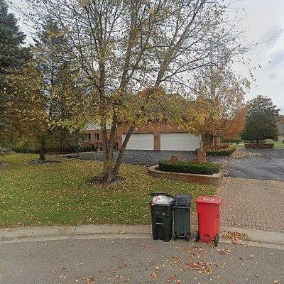 1340 Valley Crest Ct, Milford, MI 48381