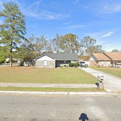 1213 Desert Storm Dr, Hinesville, GA 31313