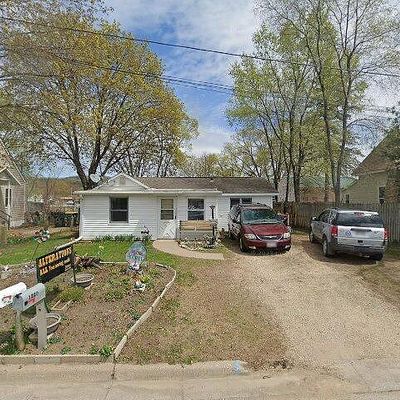 1222 S 7 Th St, Prairie Du Chien, WI 53821