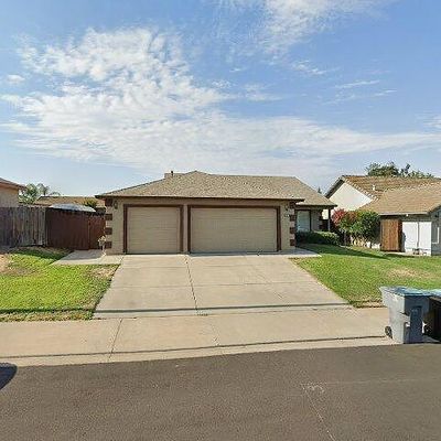 1563 Sun River St, Oakdale, CA 95361